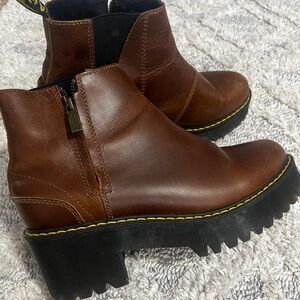 Brown Dr Martens leather Boots size 9